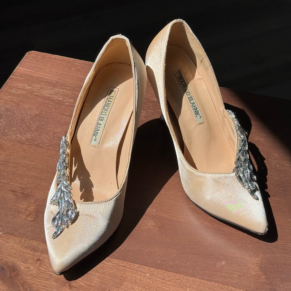 Manolo Blahnik Nadira 90 Satin Crystal Pumps EU 35 US 5 Bridal Wedding Heels
